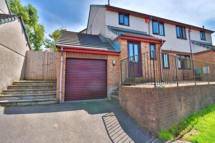 3 Bedroom Semi-Detached House For Sale In The Brook, Saltash, PL12