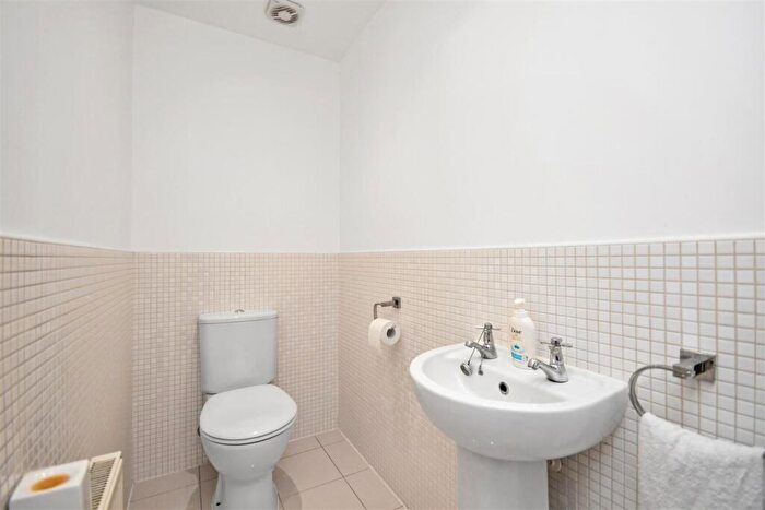4 Bedroom Detached House For Sale In Siskin Close, Corby, NN18
