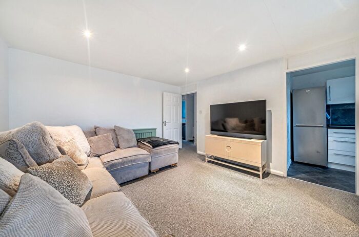 2 Bedroom Flat For Sale In Hope Park, Bromley, BR1