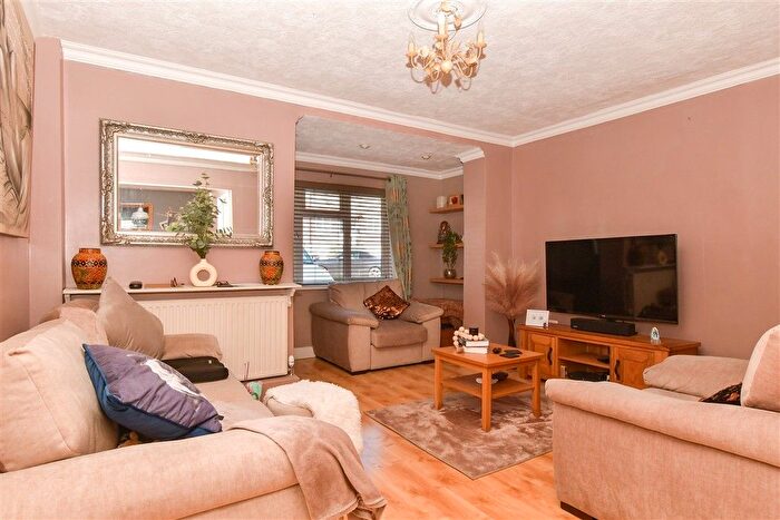 3 Bedroom Semi-detached House For Sale In Concord Avenue, Chatham, Kent, ME5