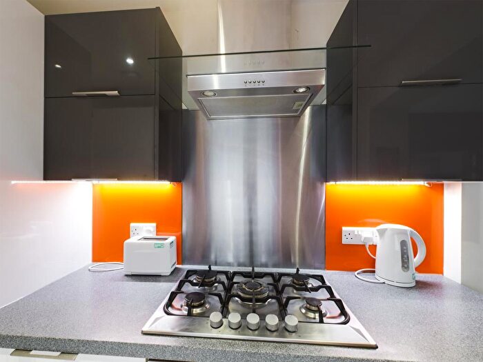 4 Bedroom Terraced House To Rent In Crowther Street, Stoke, ST4