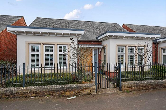 2 Bedroom Retirement Property For Sale In Main Street, Tiddington, Stratford-upon-Avon, CV37