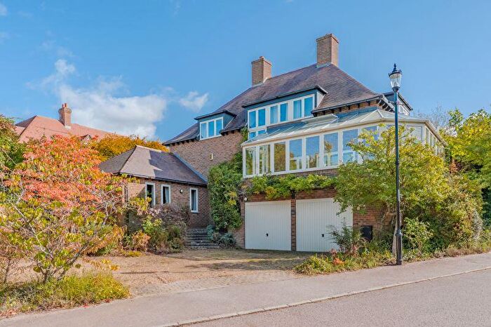 4 Bedroom Detached House For Sale In Spyglass Hill, Northampton, NN4