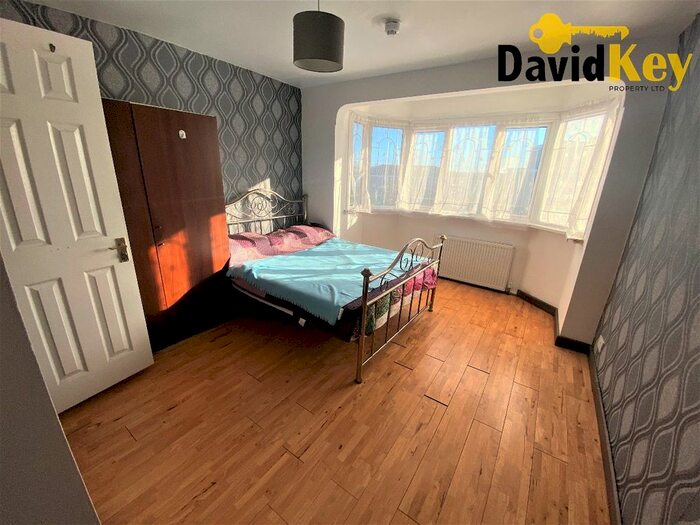 8 Bedroom Detached House To Rent In High Street, Cheshunt, Waltham Cross EN8