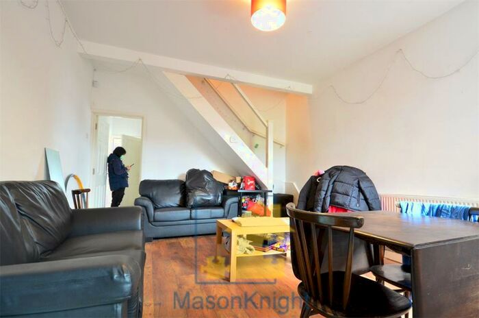 4 Bedroom Semi-Detached House To Rent In Student Property Milner Road Selly Oak, Birmingham, B29