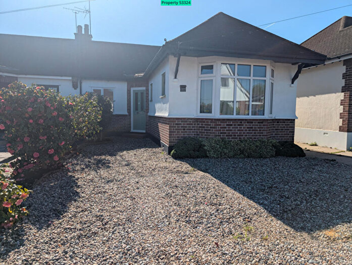3 Bedroom Bungalow For Sale In Burnside Crescent, Chelmsford, CM1