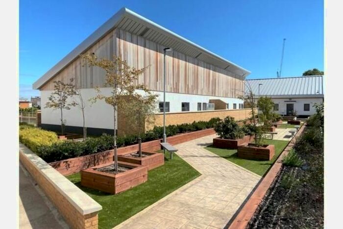 2 Bedroom Flat To Rent In Spring Vale, Dartford, DA1