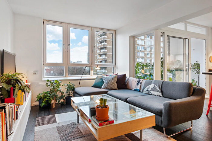 3 Bedroom Flat For Sale In Bath Street, London, EC1V