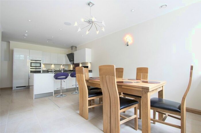 3 Bedroom Terraced House To Rent In Eastbourne Mews, Paddington, London, W2