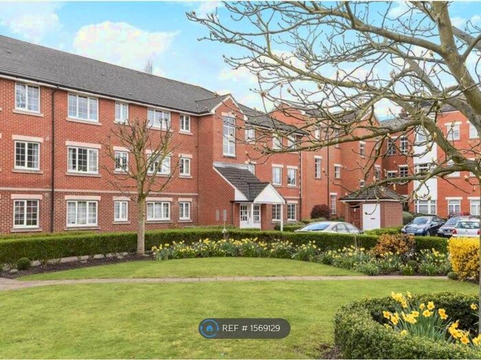 2 Bedroom Flat To Rent In Sigrist Square, Kingston Upon Thames, KT2
