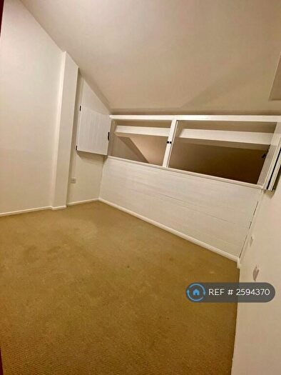 2 Bedroom Flat To Rent In Fairfield Road, London, E3
