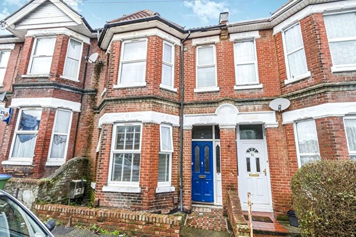 Flat To Rent In Tennyson Road, Southampton, Hampshire, SO17