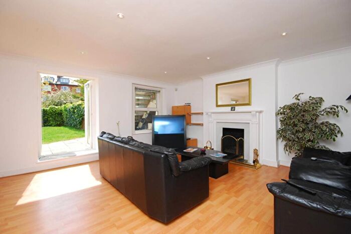 4 Bedroom Flat To Rent In Buckland Crescent, Hampstead, London, NW3