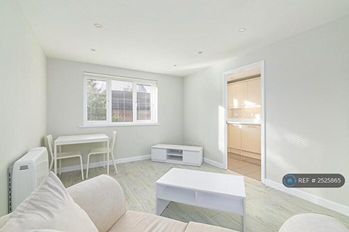 1 Bedroom Flat To Rent In John Maurice Close, London, SE17