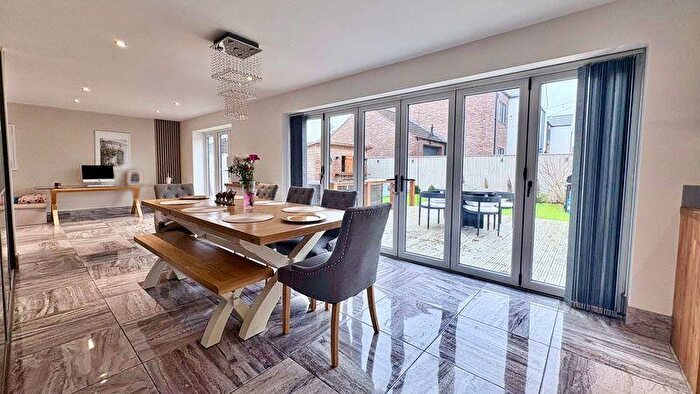 5 Bedroom Link Detached House For Sale In Lincoln Road, Saxilby, Lincoln, LN1