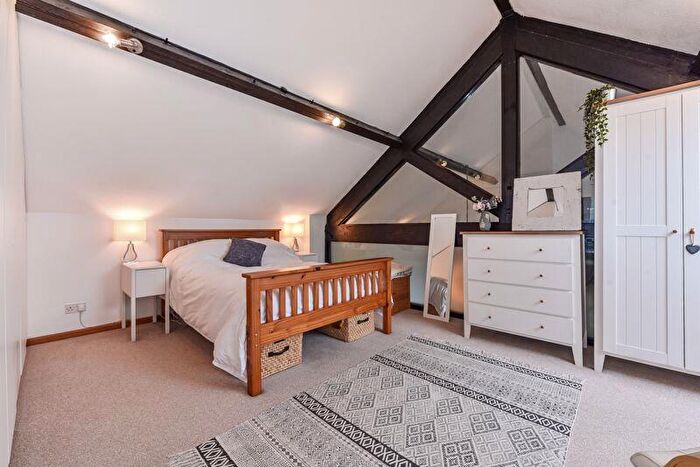 2 Bedroom Flat For Sale In Pound Farm Road, Chichester, PO19