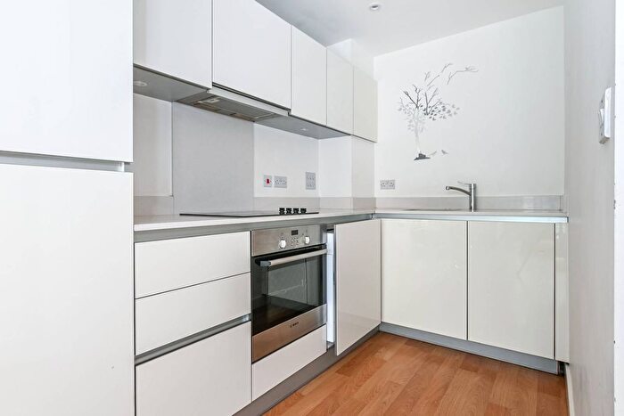 1 Bedroom Flat To Rent In Woodberry Grove, Manor House, London, N4
