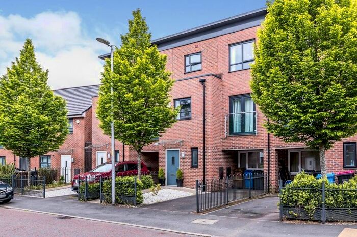 5 Bedroom Terraced House To Rent In Lord Street, Salford, Greater Manchester, M7