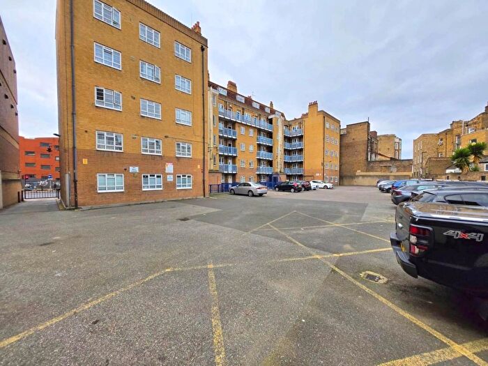 2 Bedroom Flat For Sale In West India House, London, E14