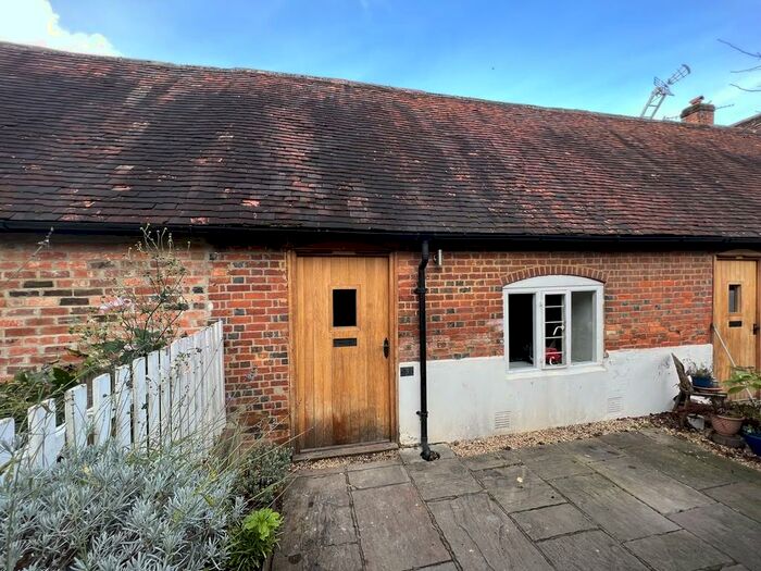 1 Bedroom Barn Conversion To Rent In Main Road, Winchester, SO21
