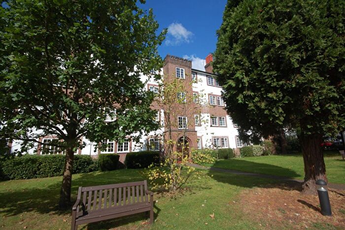 2 Bedroom Flat To Rent In Kew Road, Richmond, TW9