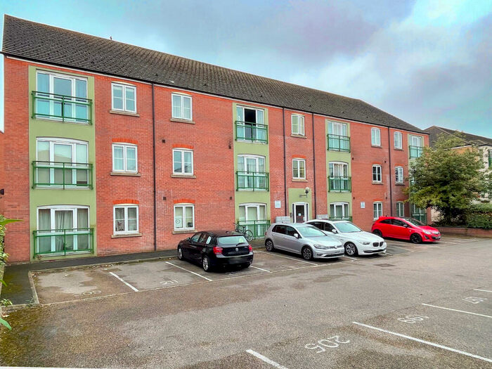 2 Bedroom Flat To Rent In Riverside Drive, Lincoln, LN5