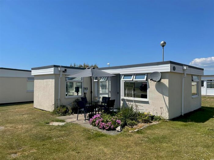 3 Bedroom Property For Sale In Carmarthen Bay Holiday Park, Kidwelly, SA17