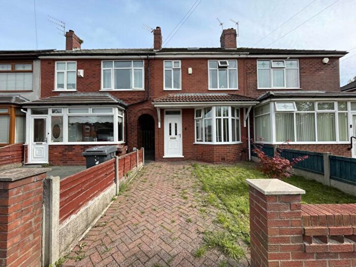 3 Bedroom Town House For Sale In Bardsley Street, Oldham, OL9