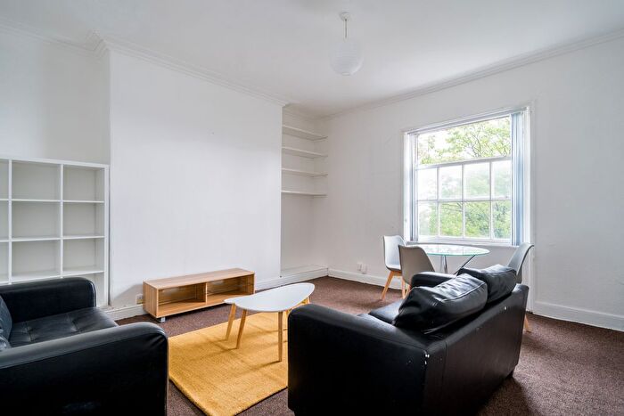 2 Bedroom Flat To Rent In Flat, Kingston Terrace, LS2