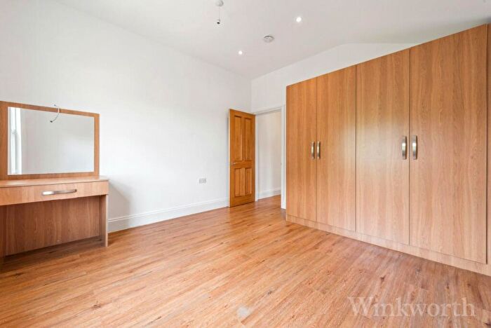2 Bedroom Apartment To Rent In Pepys Road, London, SE14