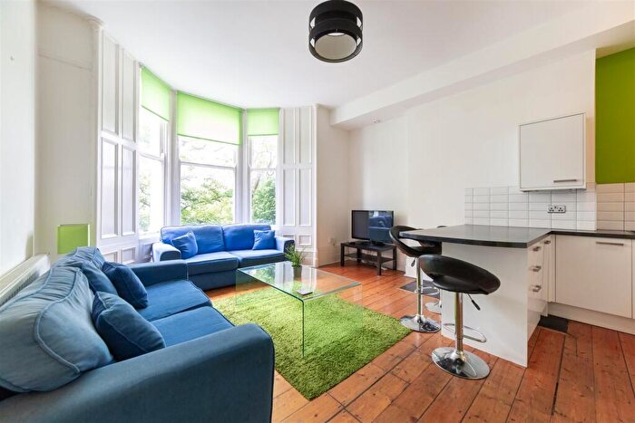 4 Bedroom Apartment To Rent In £pppw - Jesmond Road, Jesmond, NE2