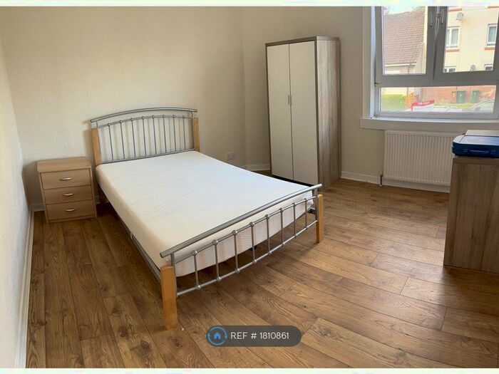 2 Bedroom Flat To Rent In Clearburn Gardens, Edinburgh, EH16