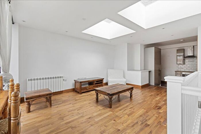 1 Bedroom Flat To Rent In King Street, Hammersmith, London, W6