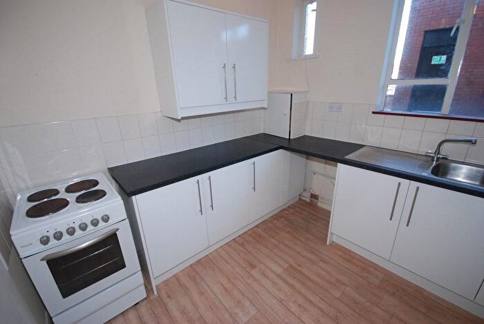 3 Bedroom Flat To Rent In Wye Street, Buxton, SK17