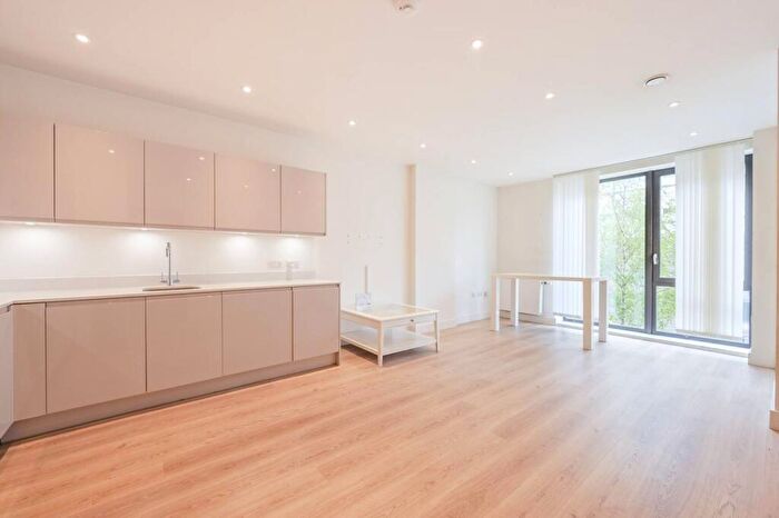 2 Bedroom Flat To Rent In Sailors House, Canary Wharf, London, E14