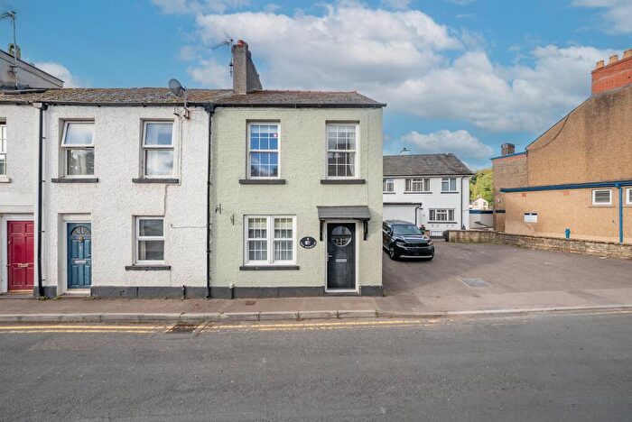 2 Bedroom End Of Terrace House For Sale In New Market Street, Usk, NP15