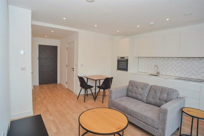 Studio To Rent In Cedrus Avenue, Southall, UB1