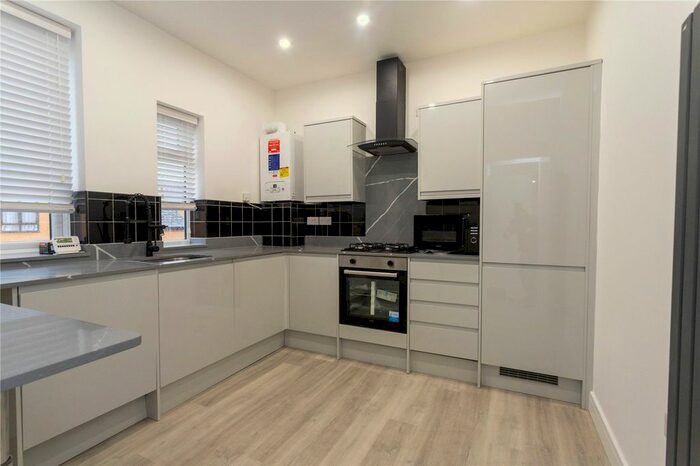 2 Bedroom Flat To Rent In Hawke Place, London, SE16