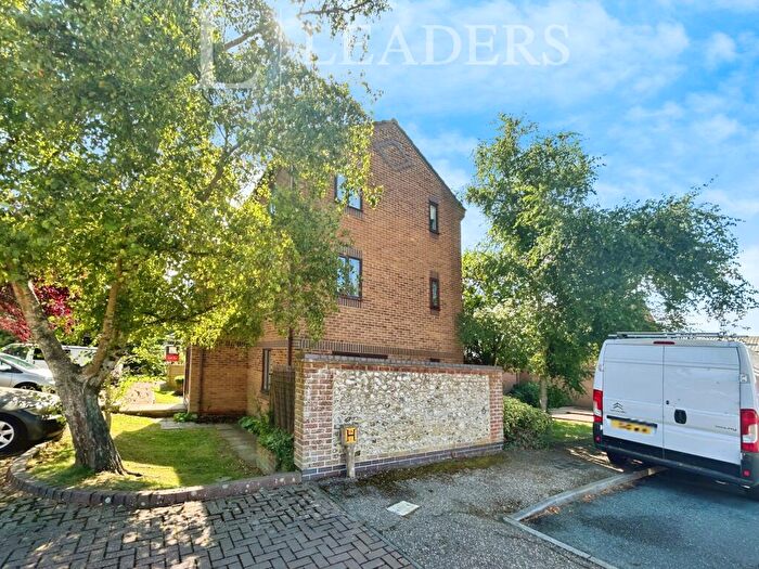 Studio To Rent In Warren Way, PO20