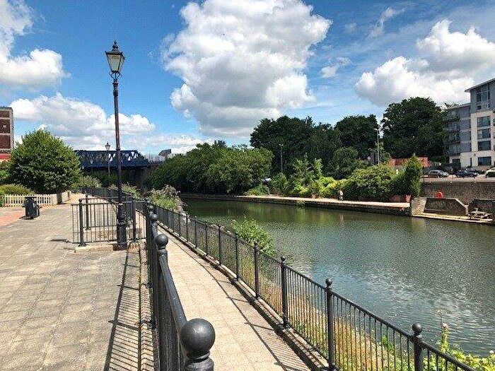 2 Bedroom Flat For Sale In St. Peters Street, Maidstone, Kent, ME16