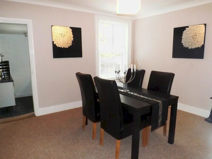 2 Bedroom End Of Terrace House For Sale In Amity Rd, Reading, Berkshire, RG1