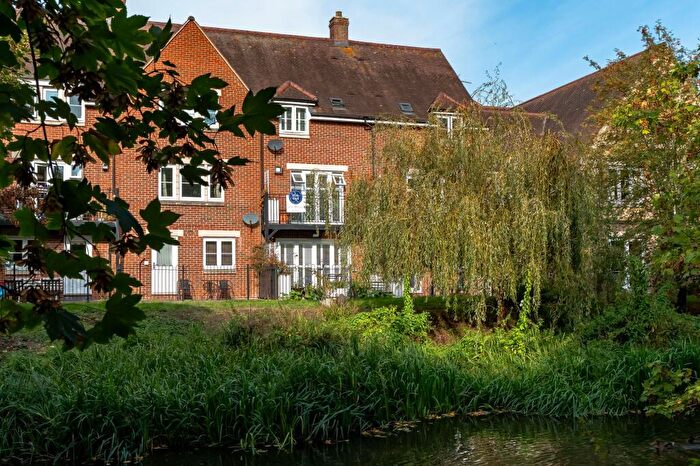 3 Bedroom Terraced House For Sale In Thames View, Abingdon, OX14