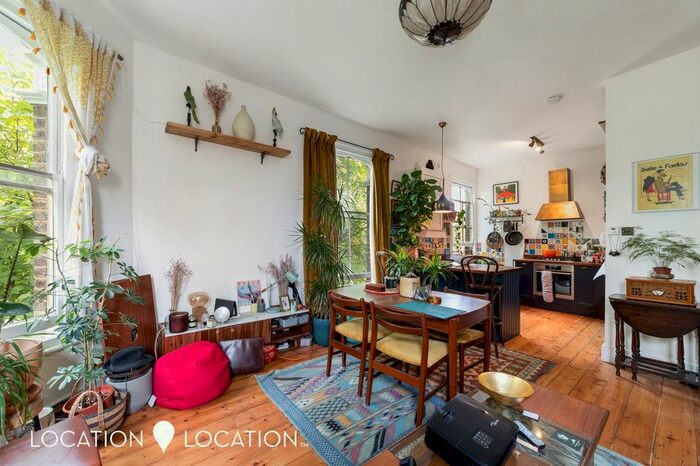 2 Bedroom Maisonette To Rent In Brooke Road, London, N16