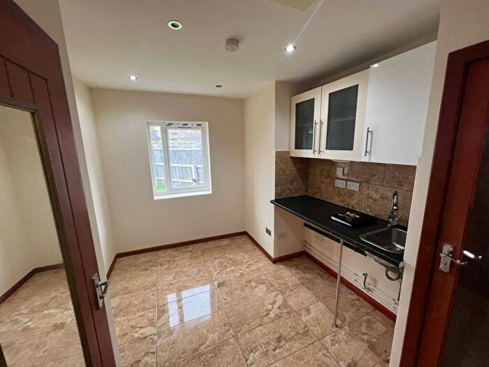 Studio To Rent In Carshalton, SM5