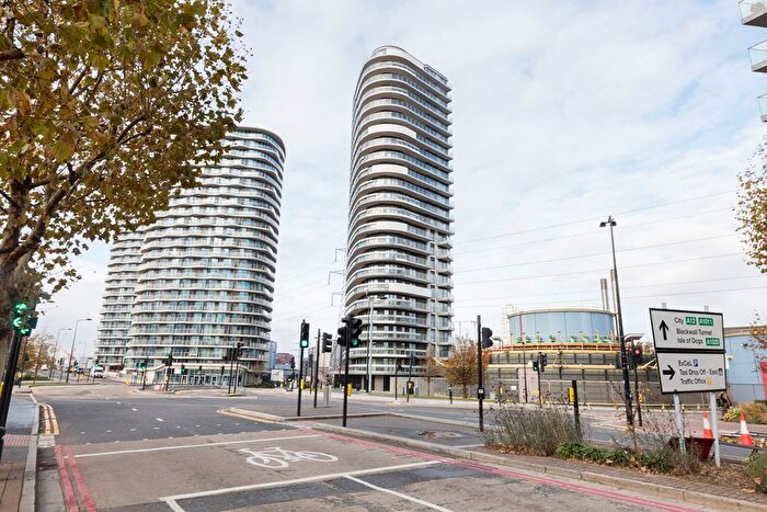 2 Bedroom Flat To Rent In Gateway Tower, Royal Victoria, E16