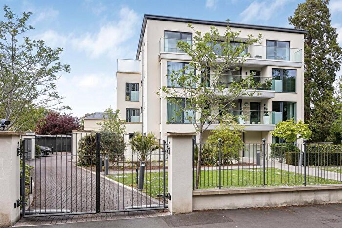 2 Bedroom Apartment For Sale In The Park, Cheltenham, GL50