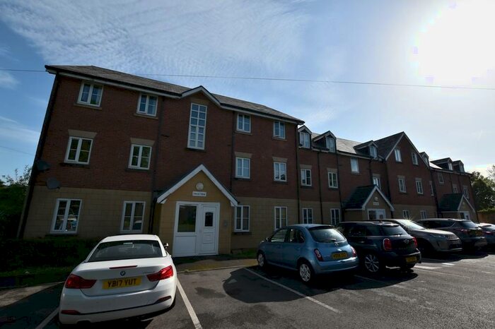 2 Bedroom Apartment To Rent In Clifton Park, Swinton, M27