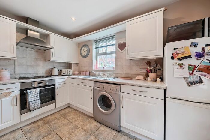 2 Bedroom Flat For Sale In Teale Drive, Chapel Allerton, Leeds, LS7