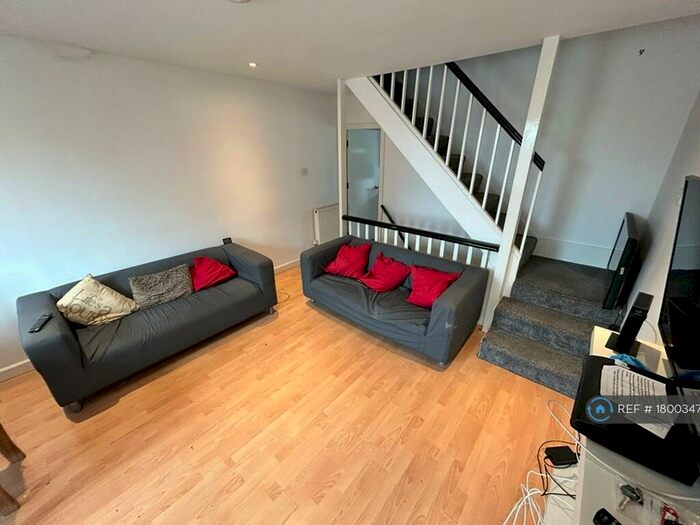 4 Bedroom Terraced House To Rent In Manor Avenue, Leeds, LS6