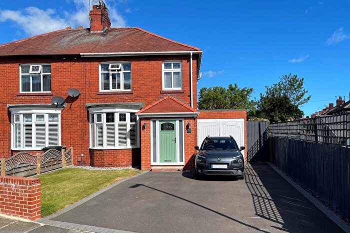 3 Bedroom Semi Detached House For Sale In Seatonville Crescent, West Monkseaton, Whitley Bay, NE25